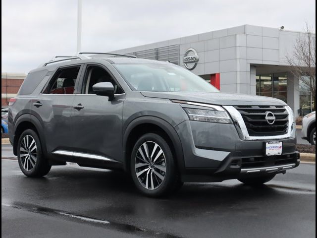 2024 Nissan Pathfinder Platinum