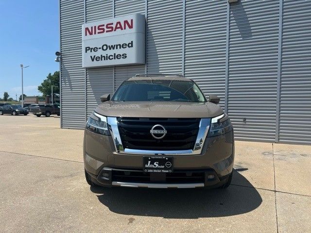 2024 Nissan Pathfinder Platinum