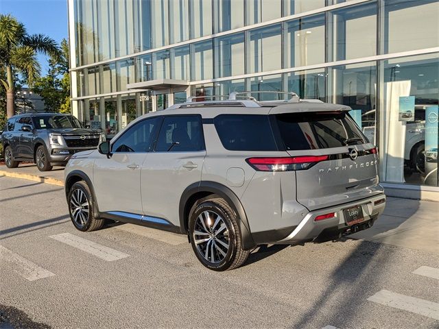 2024 Nissan Pathfinder Platinum