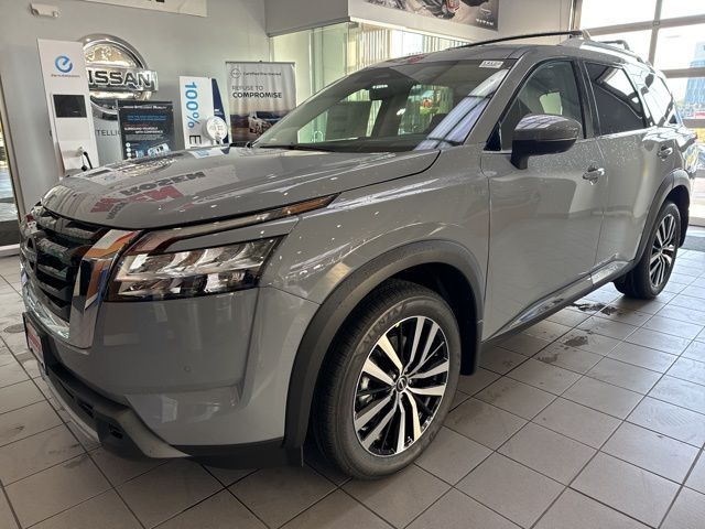 2024 Nissan Pathfinder Platinum