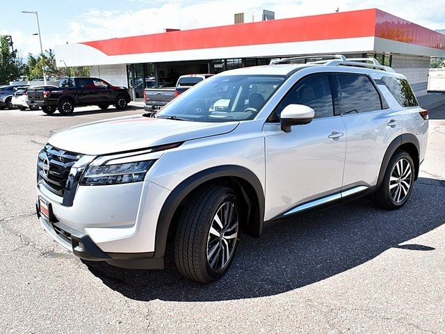 2024 Nissan Pathfinder Platinum