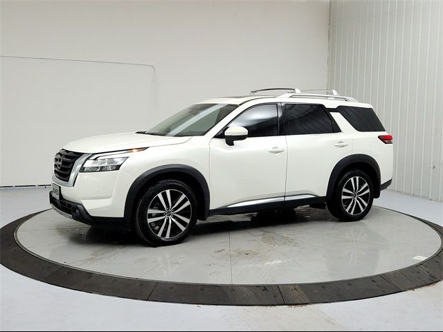 2024 Nissan Pathfinder Platinum