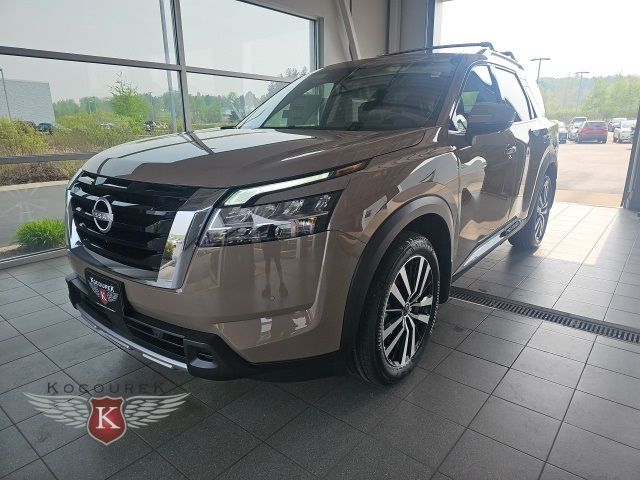 2024 Nissan Pathfinder Platinum