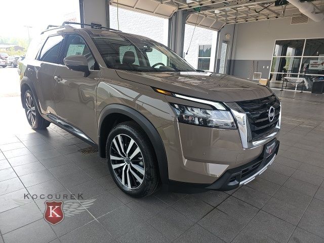 2024 Nissan Pathfinder Platinum