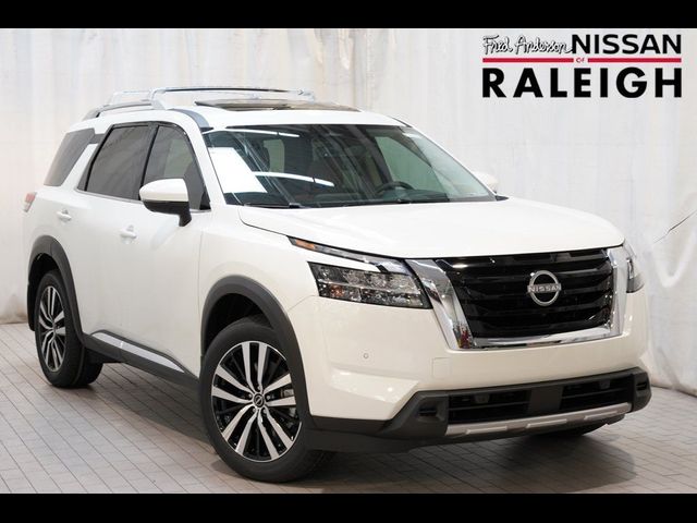 2024 Nissan Pathfinder Platinum