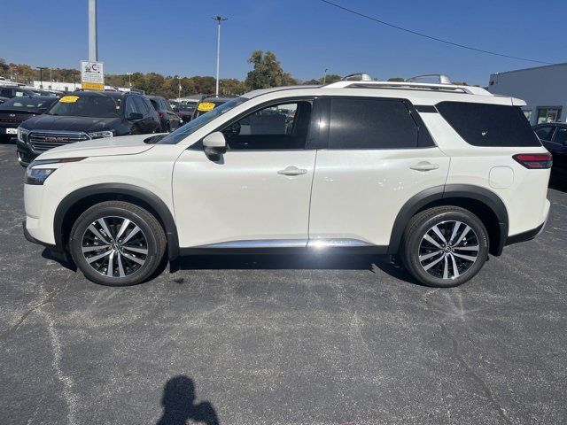 2024 Nissan Pathfinder Platinum