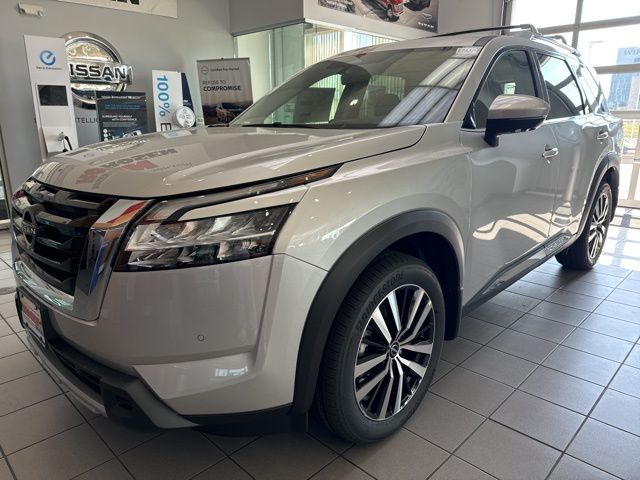 2024 Nissan Pathfinder Platinum