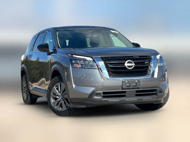 2024 Nissan Pathfinder S