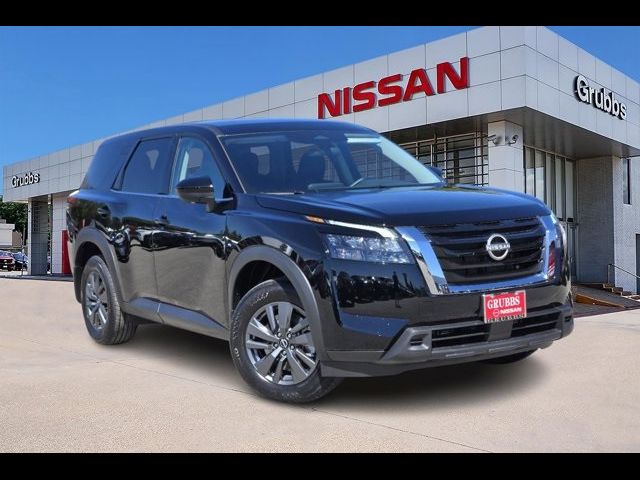 2024 Nissan Pathfinder S