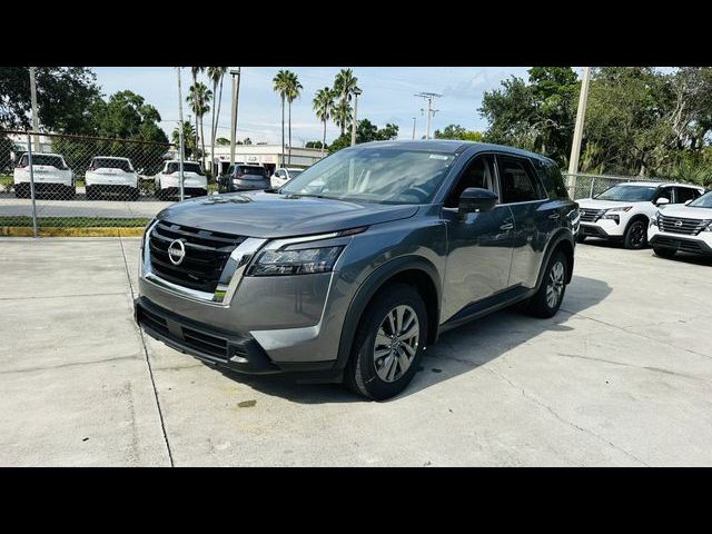 2024 Nissan Pathfinder S