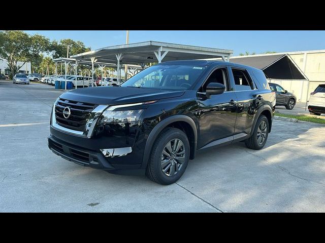 2024 Nissan Pathfinder S