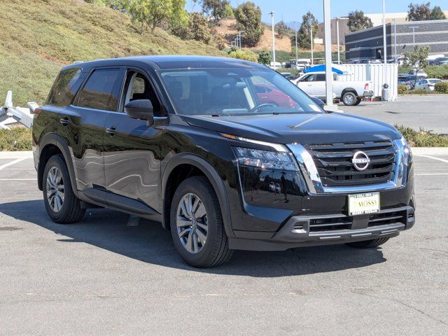 2024 Nissan Pathfinder S