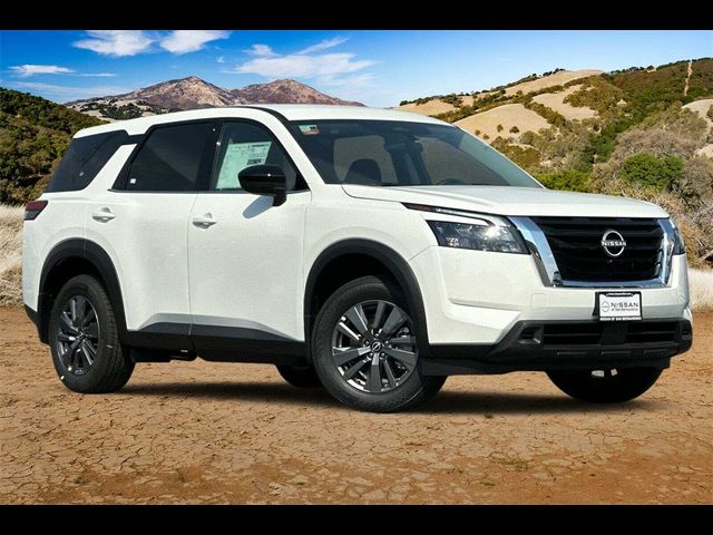 2024 Nissan Pathfinder S