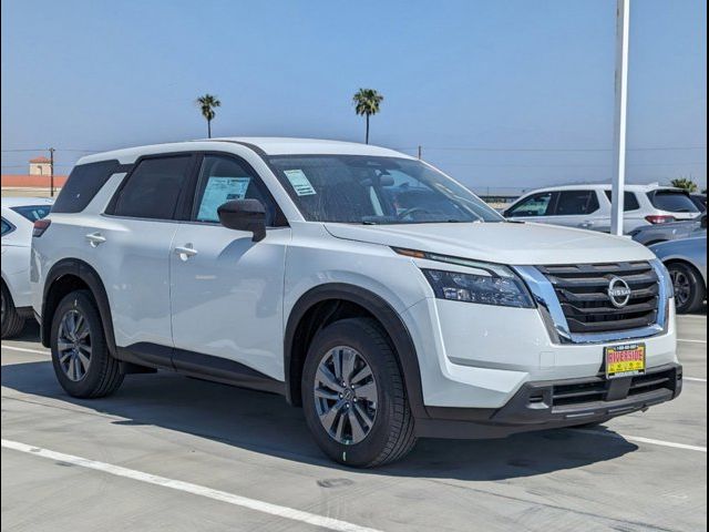 2024 Nissan Pathfinder S