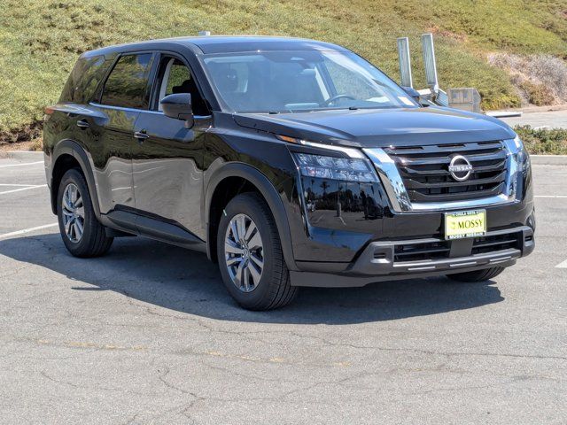 2024 Nissan Pathfinder S