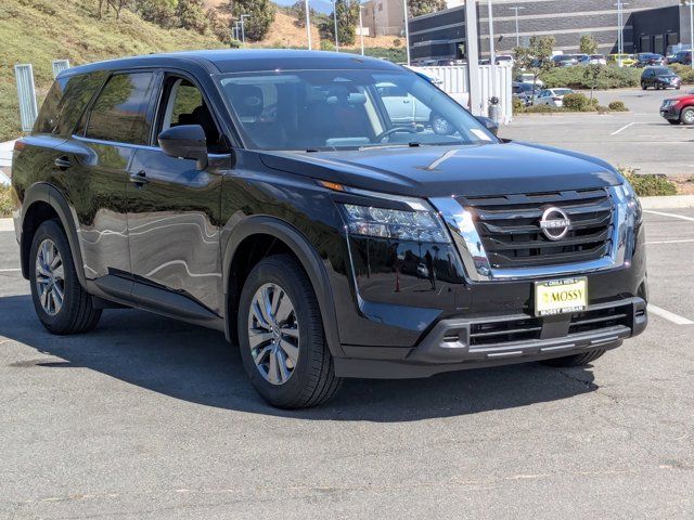 2024 Nissan Pathfinder S