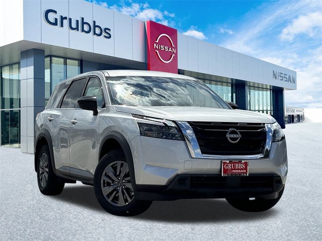 2024 Nissan Pathfinder S