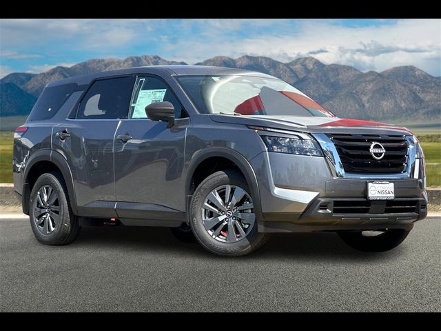 2024 Nissan Pathfinder S