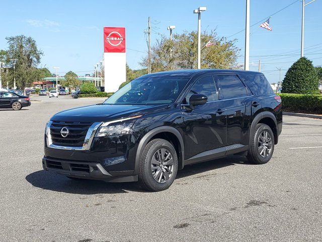 2024 Nissan Pathfinder S