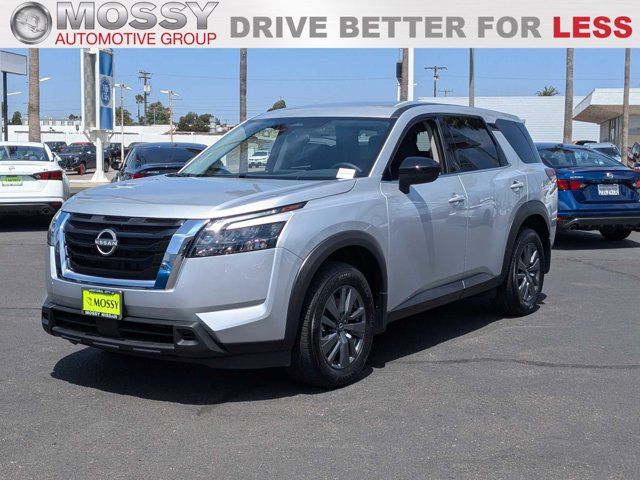 2024 Nissan Pathfinder S