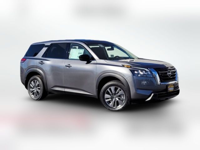 2024 Nissan Pathfinder S