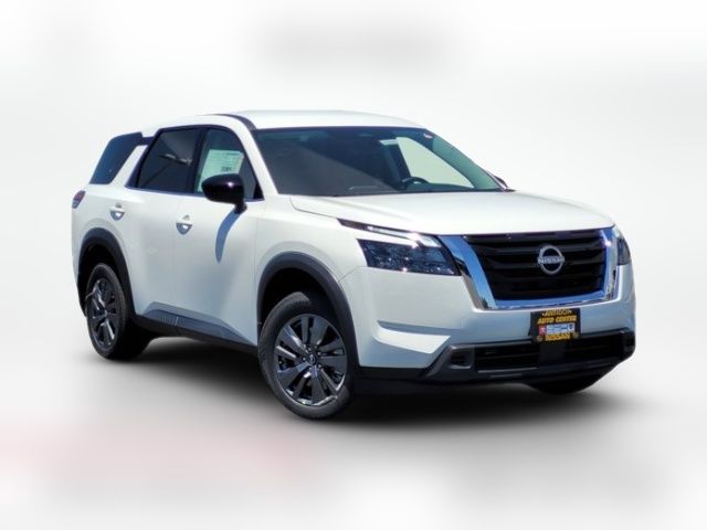 2024 Nissan Pathfinder S