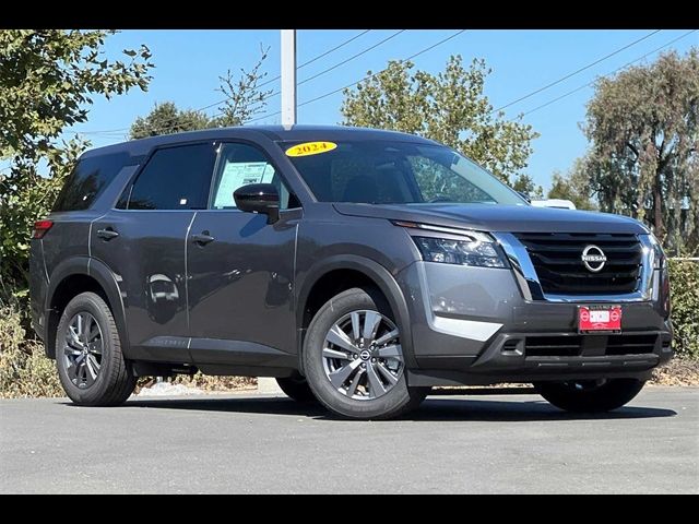 2024 Nissan Pathfinder S