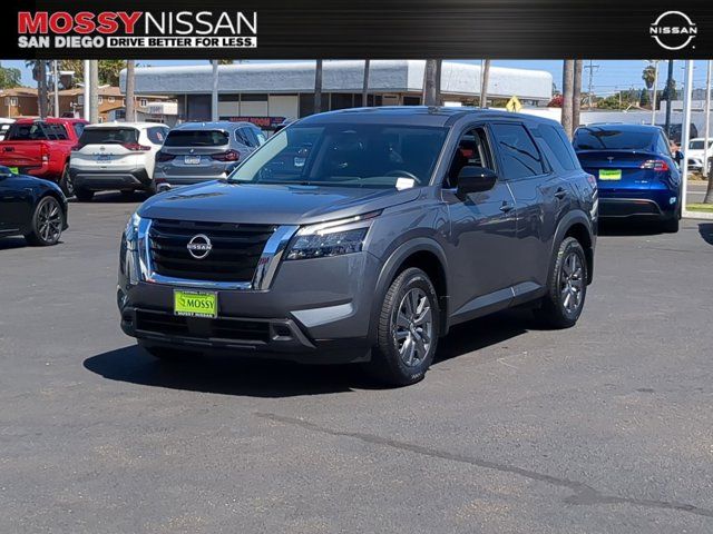 2024 Nissan Pathfinder S