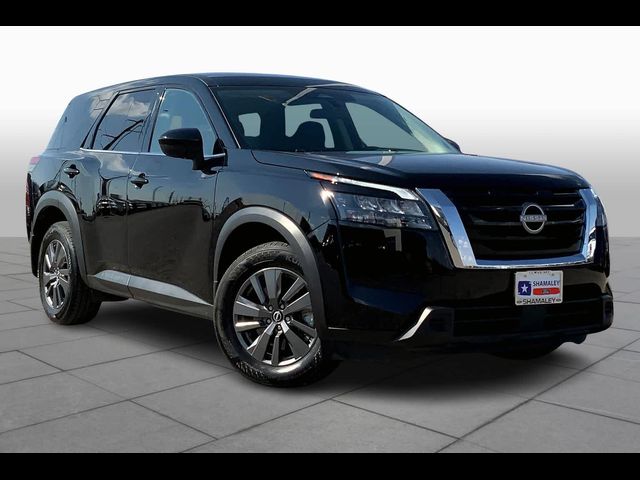 2024 Nissan Pathfinder S