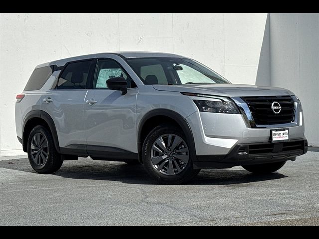 2024 Nissan Pathfinder S