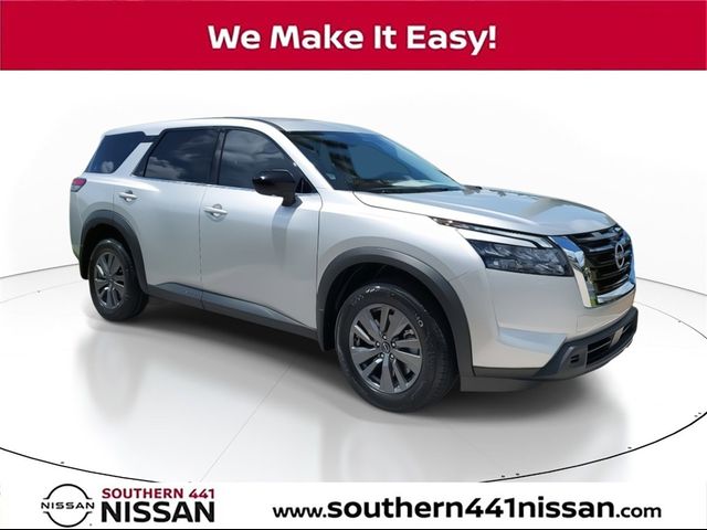 2024 Nissan Pathfinder S