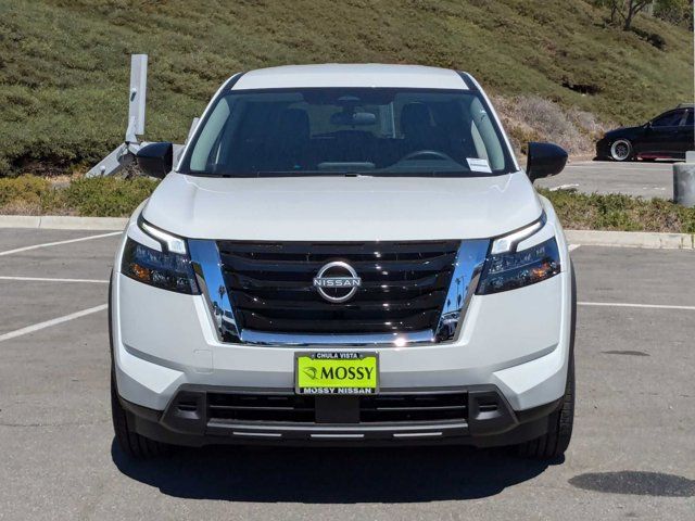 2024 Nissan Pathfinder S