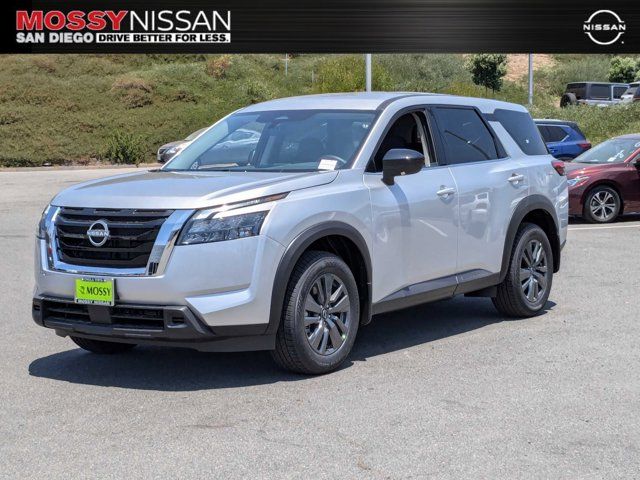 2024 Nissan Pathfinder S