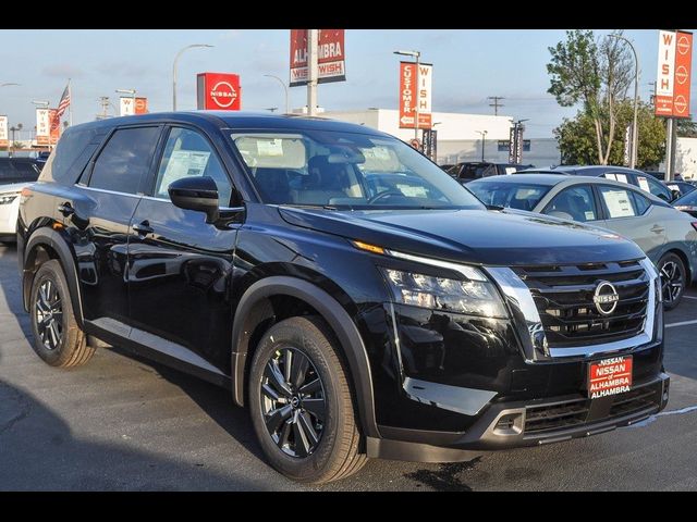 2024 Nissan Pathfinder S