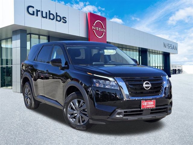 2024 Nissan Pathfinder S