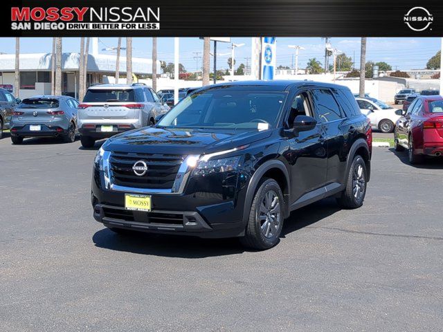 2024 Nissan Pathfinder S