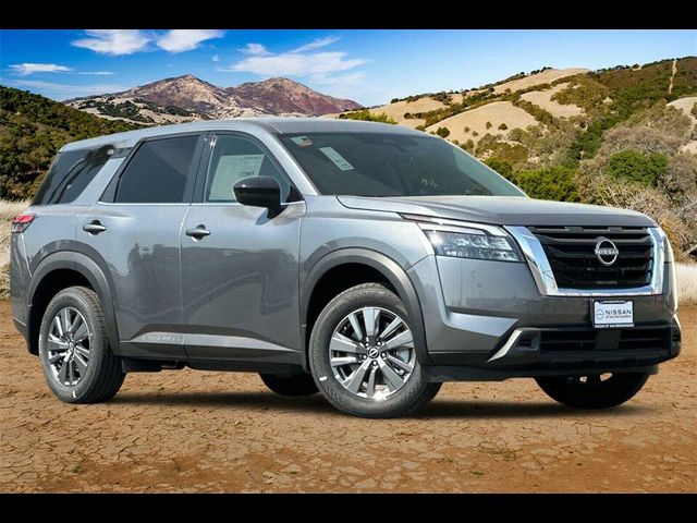 2024 Nissan Pathfinder S