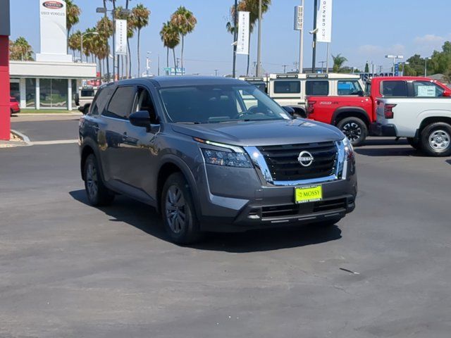 2024 Nissan Pathfinder S