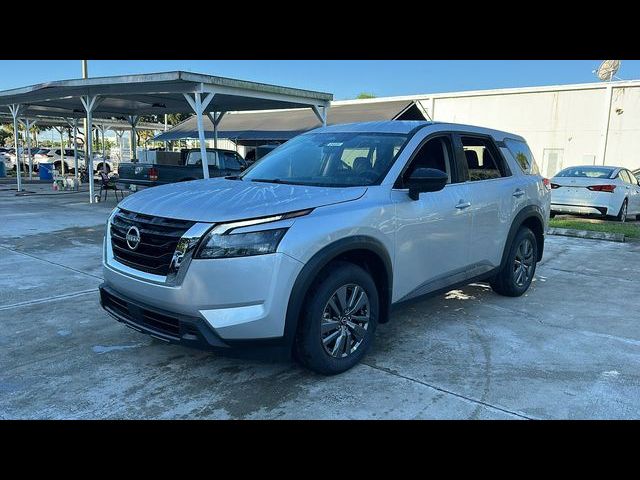 2024 Nissan Pathfinder S