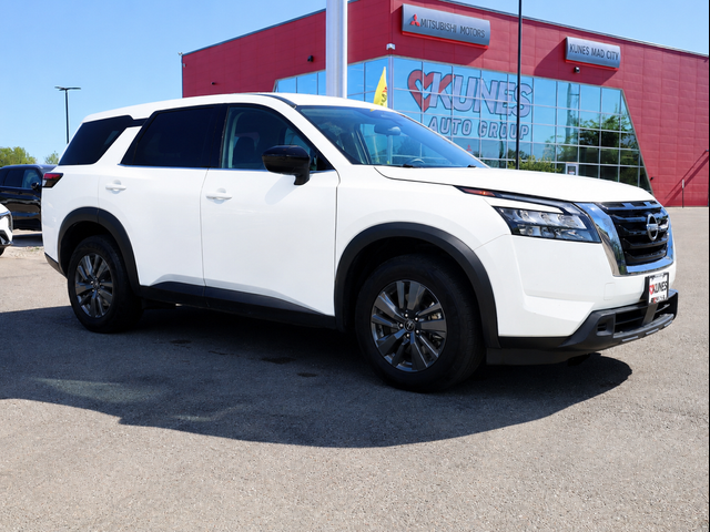 2024 Nissan Pathfinder S