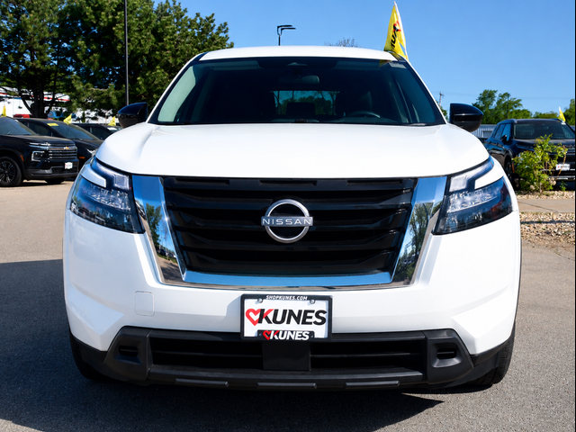2024 Nissan Pathfinder S