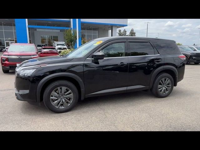 2024 Nissan Pathfinder S