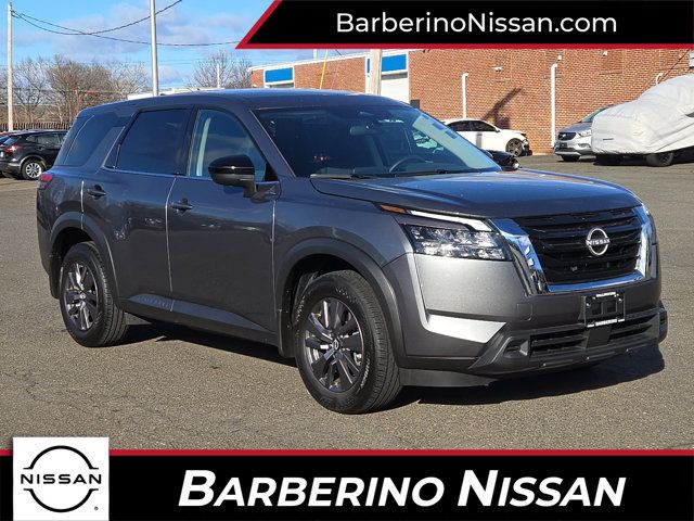 2024 Nissan Pathfinder S