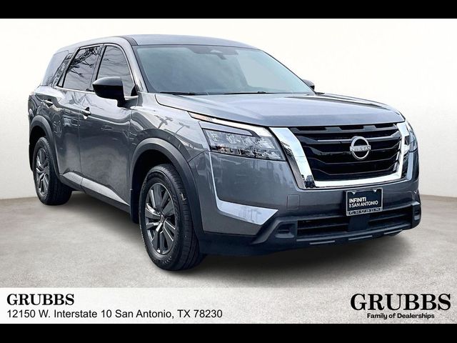 2024 Nissan Pathfinder S