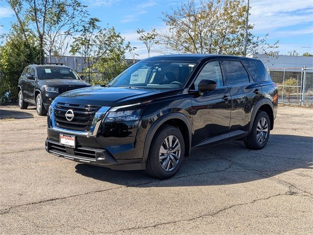 2024 Nissan Pathfinder S