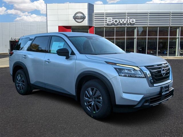 2024 Nissan Pathfinder S