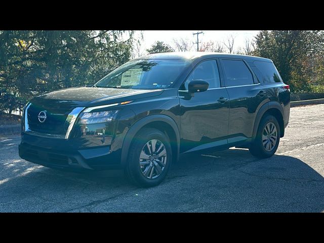 2024 Nissan Pathfinder S