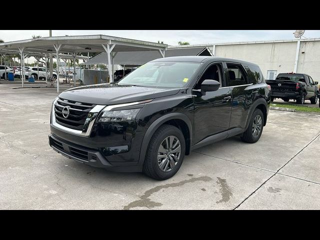 2024 Nissan Pathfinder S