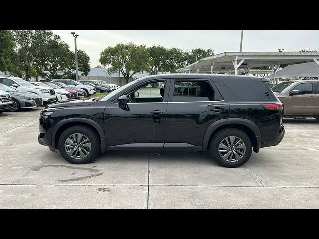 2024 Nissan Pathfinder S