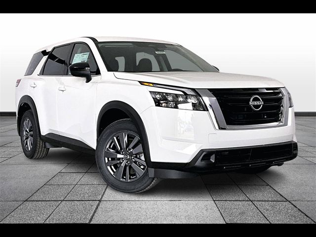 2024 Nissan Pathfinder S